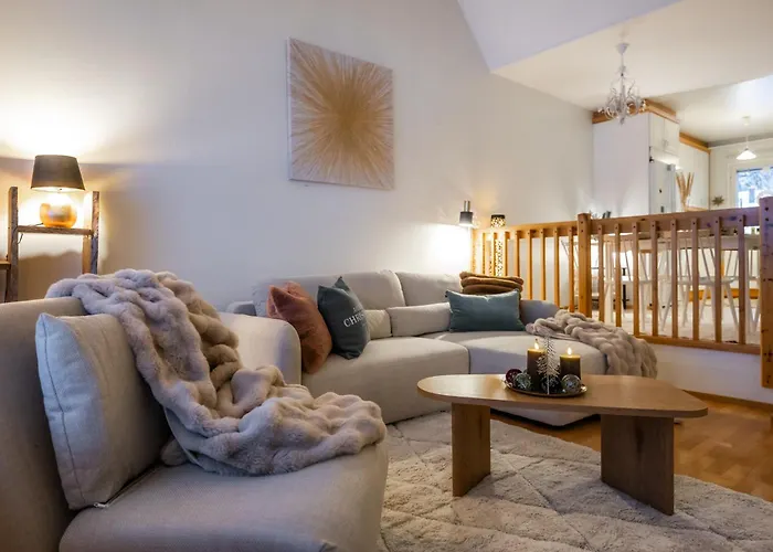 White Elegant By The River روفانييمي